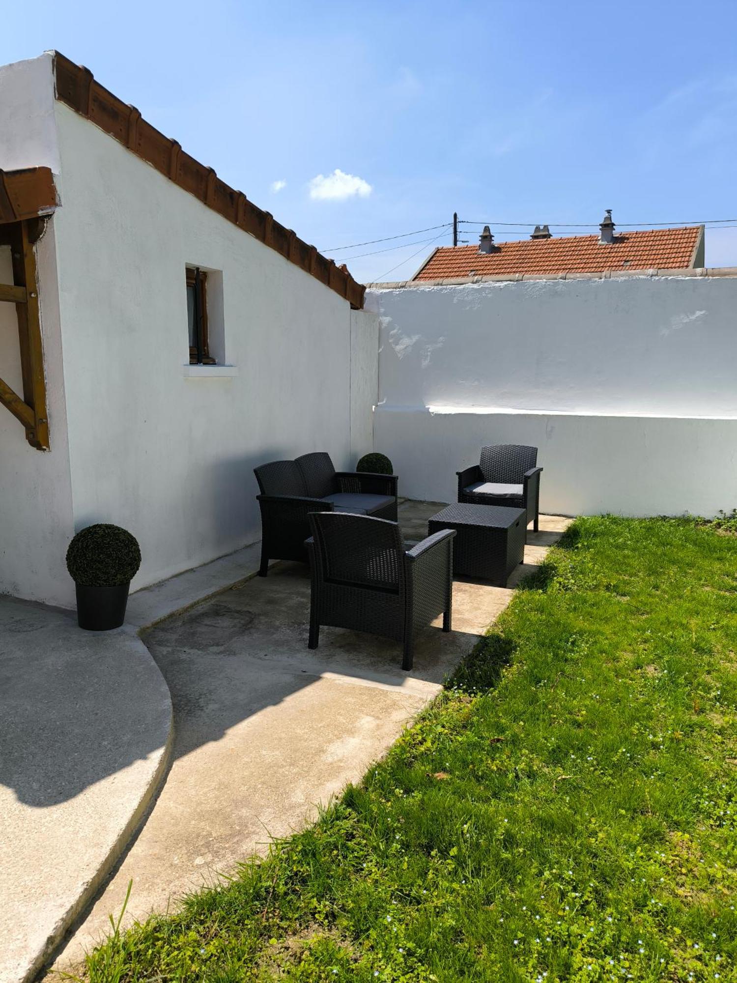 Maisonnette Independante Hébergement de vacances Morangis (Essonne)